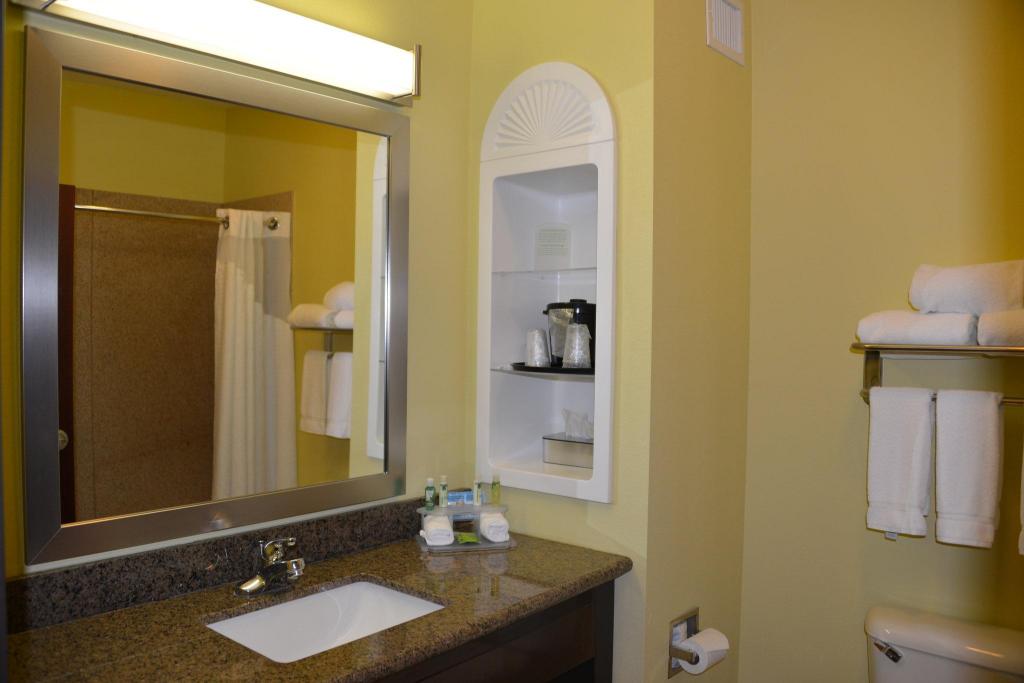 holiday inn express hotel and suites dumas by ihg