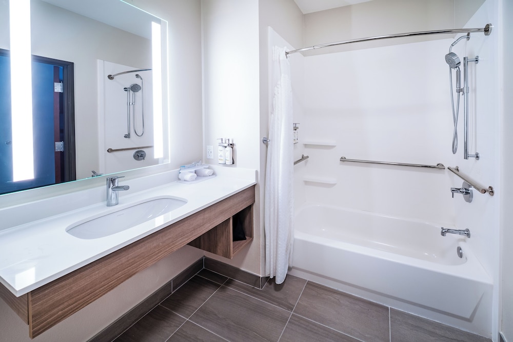 holiday inn express hotel and suites dumas by ihg