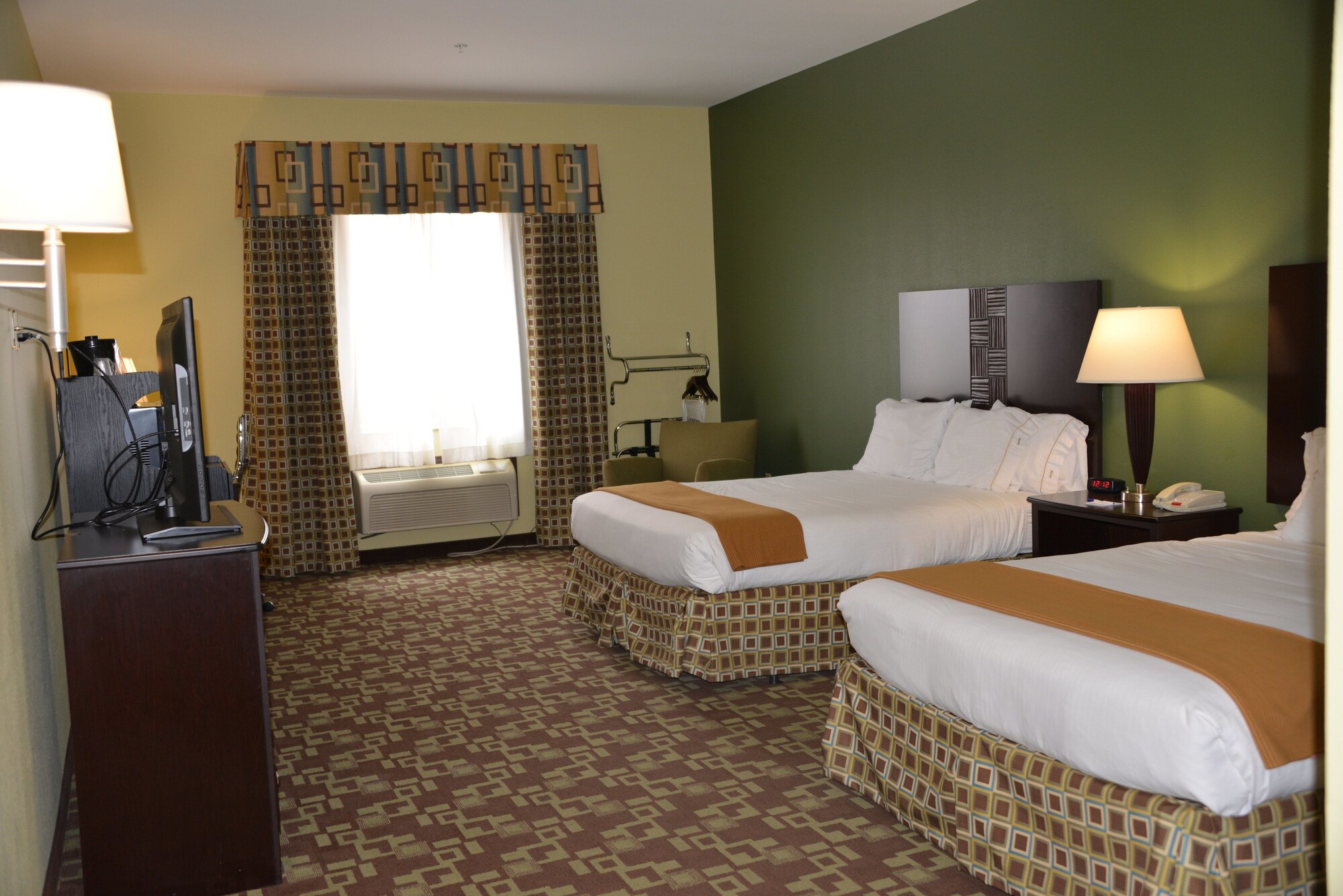 holiday inn express hotel and suites dumas by ihg