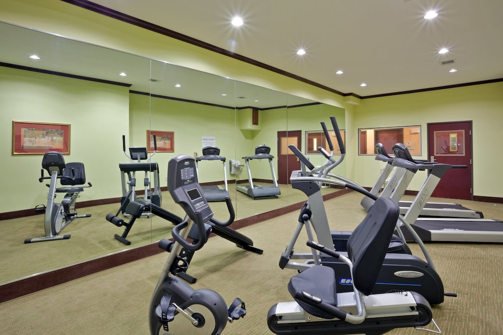 holiday inn express hotel and suites dumas by ihg