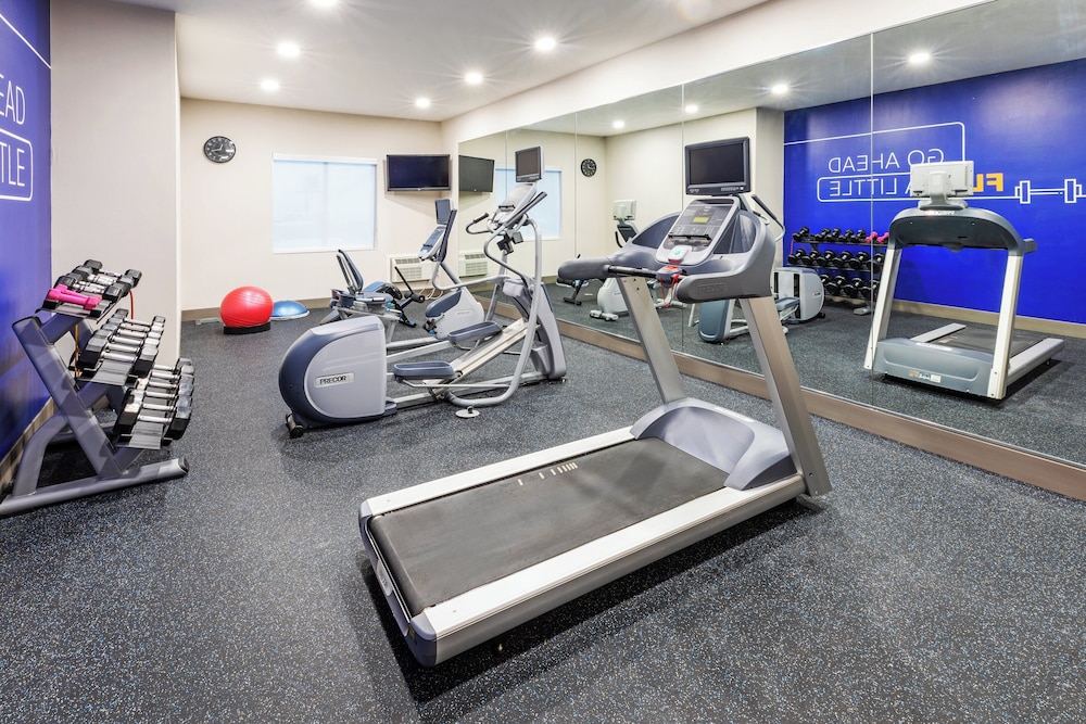 holiday inn express hotel and suites dumas by ihg