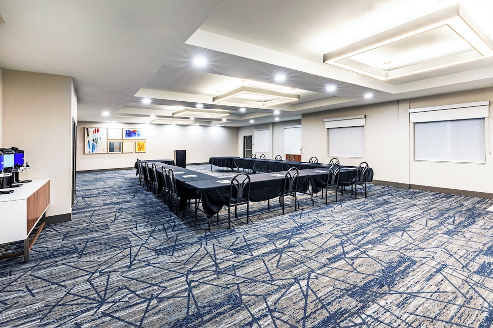 holiday inn express hotel and suites dumas by ihg