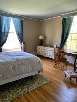 captain sweetsers inn