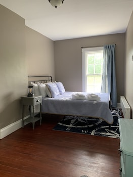 captain sweetsers inn