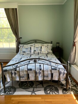 captain sweetsers inn