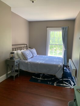 captain sweetsers inn