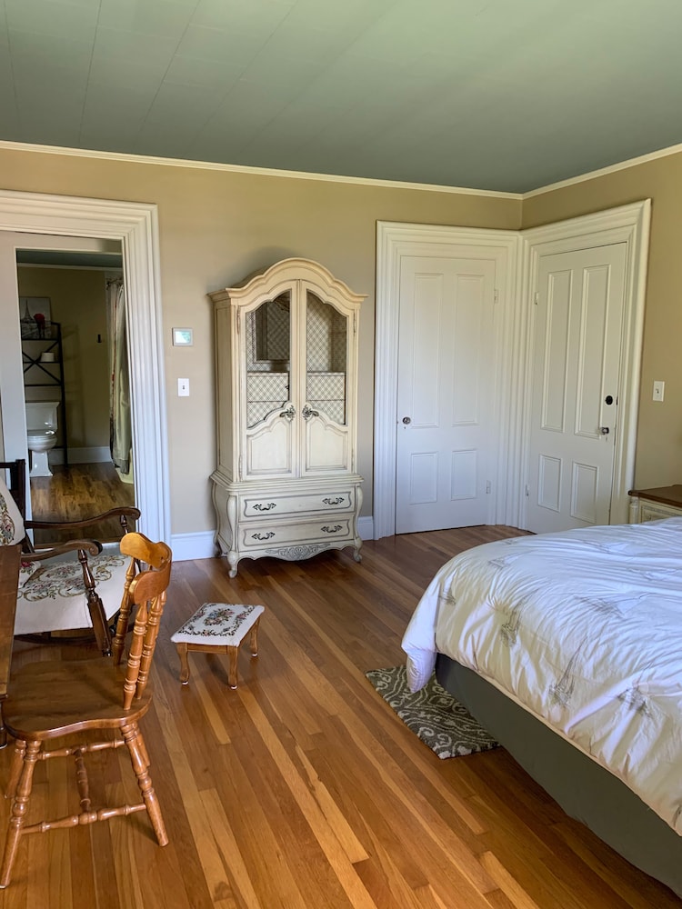 captain sweetsers inn