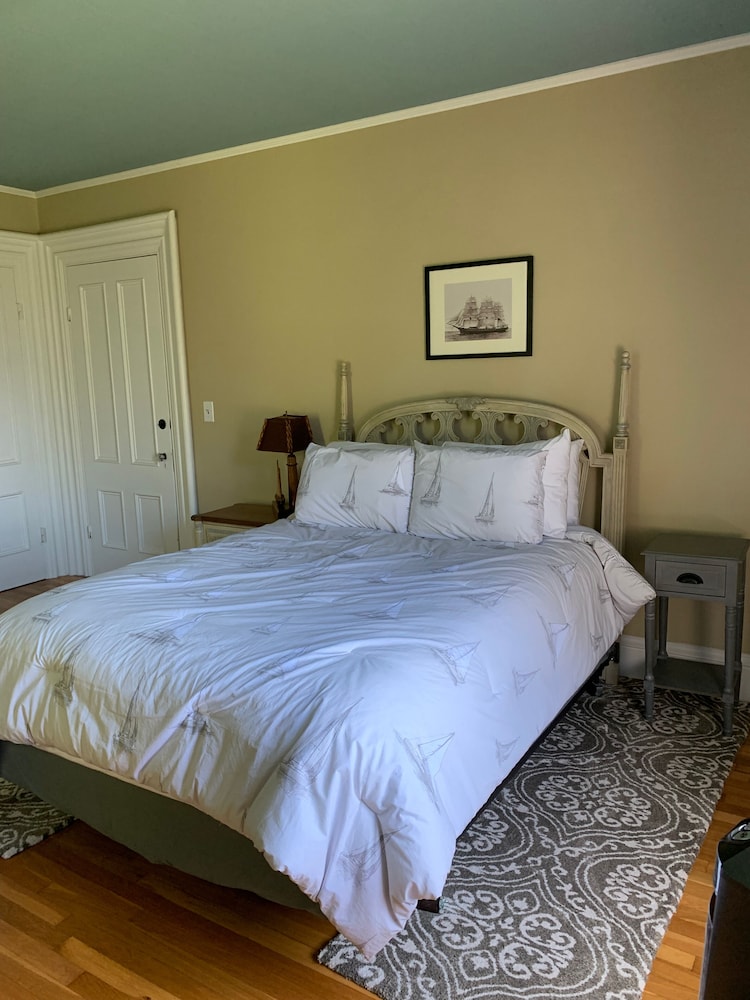 captain sweetsers inn