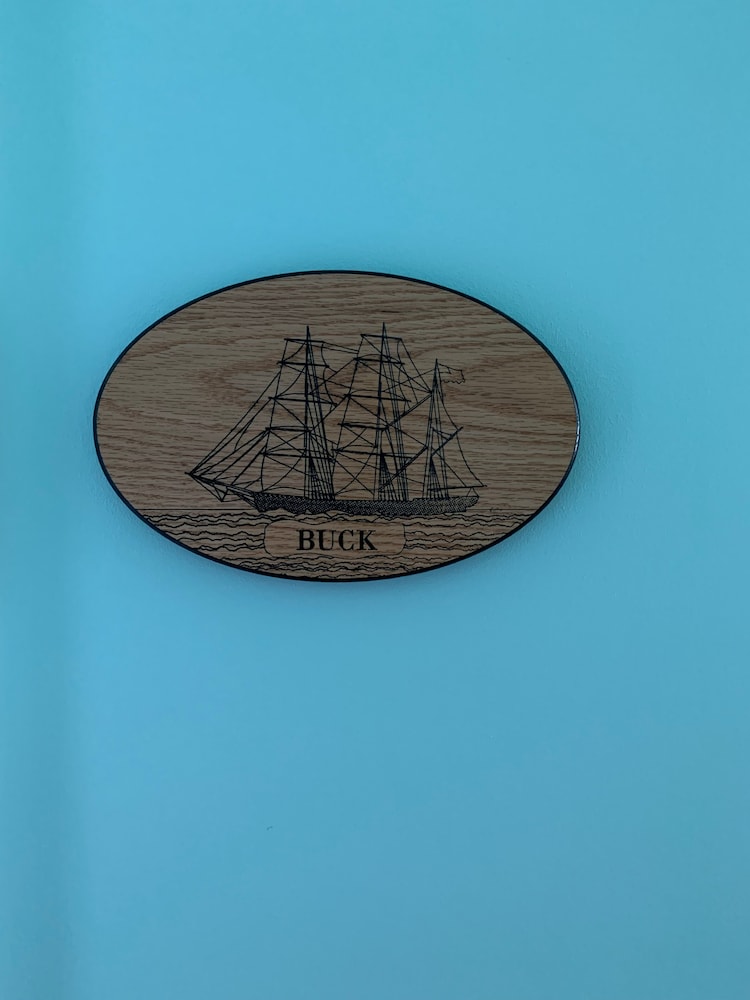 captain sweetsers inn