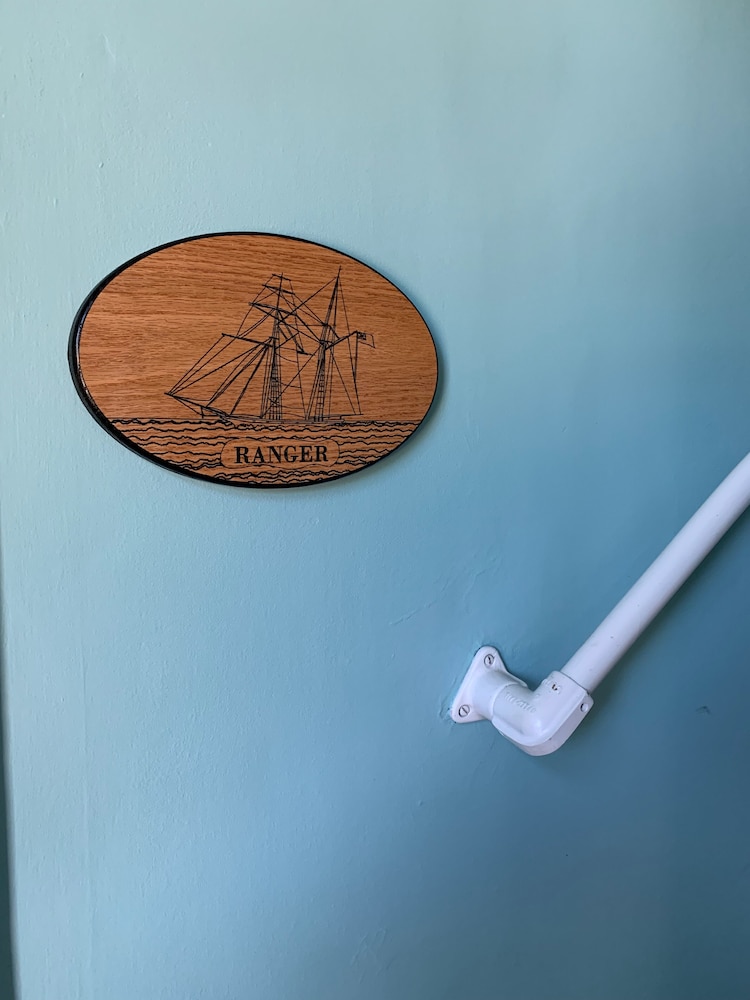 captain sweetsers inn