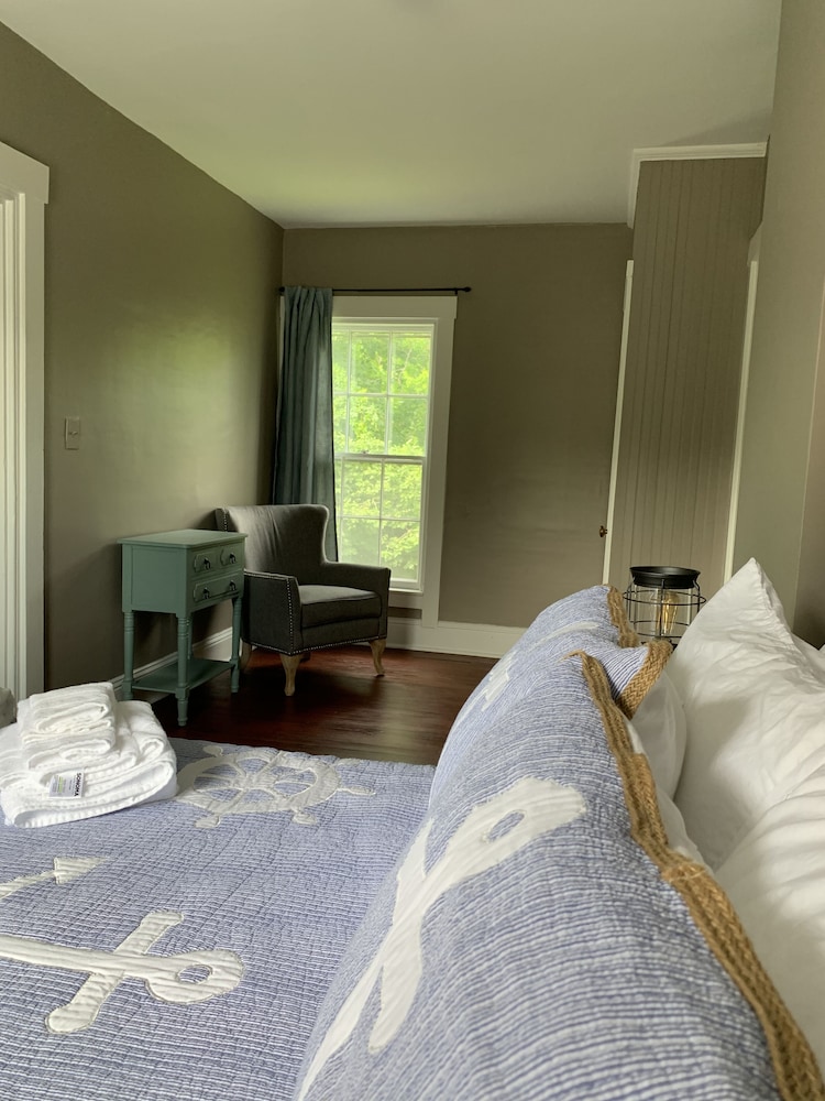 captain sweetsers inn