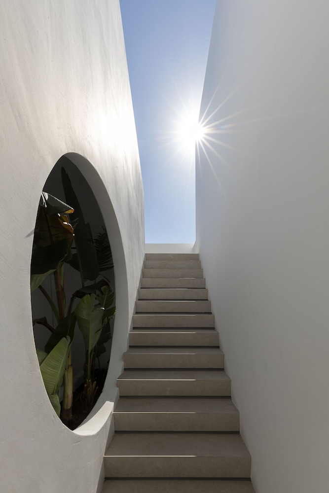 cubic mykonos seafront design suites