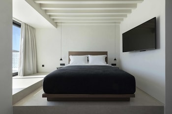 cubic mykonos seafront design suites