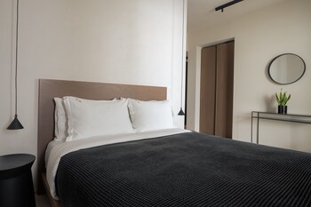 cubic mykonos seafront design suites