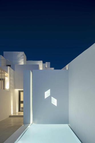 cubic mykonos seafront design suites