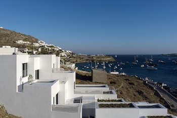 cubic mykonos seafront design suites