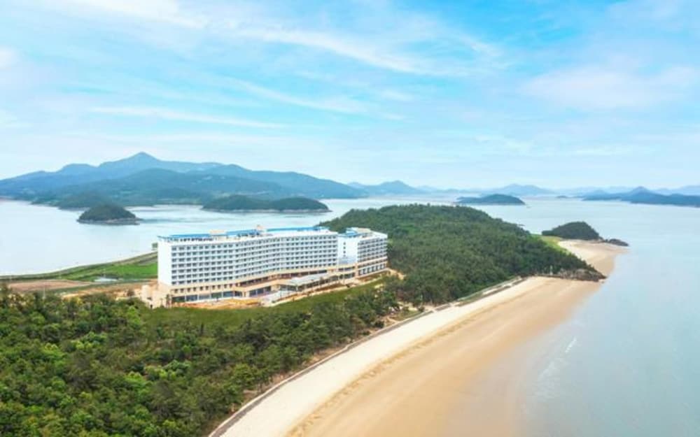 c one island hotel and resort jaeundo
