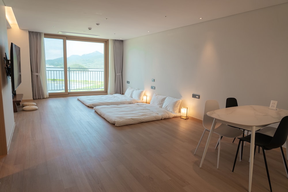 c one island hotel and resort jaeundo