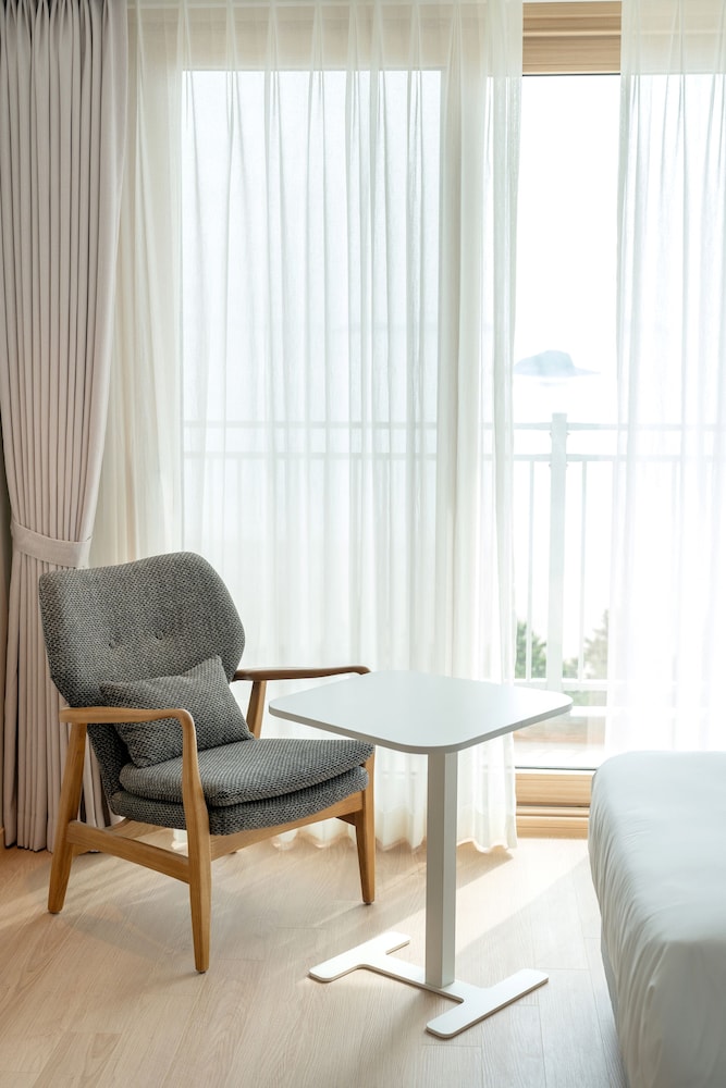 c one island hotel and resort jaeundo