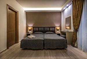 rex hotel