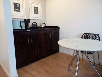 qsa anora spaces metropolis alphaville