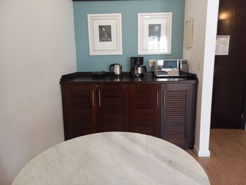 qsa anora spaces metropolis alphaville