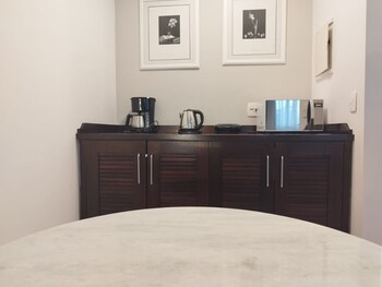 qsa anora spaces metropolis alphaville