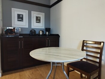 qsa anora spaces metropolis alphaville