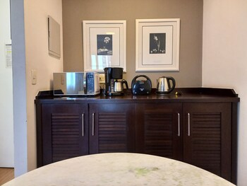 qsa anora spaces metropolis alphaville