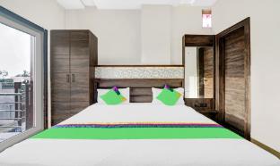 itsy hotels anjali mahal 500 mtrs from mathura railway station