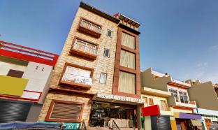itsy hotels anjali mahal 500 mtrs from mathura railway station