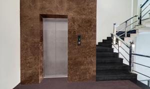 itsy hotels anjali mahal 500 mtrs from mathura railway station