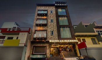 itsy hotels anjali mahal 500 mtrs from mathura railway station