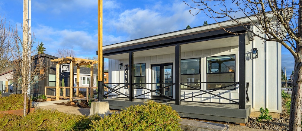 the boutique retreat