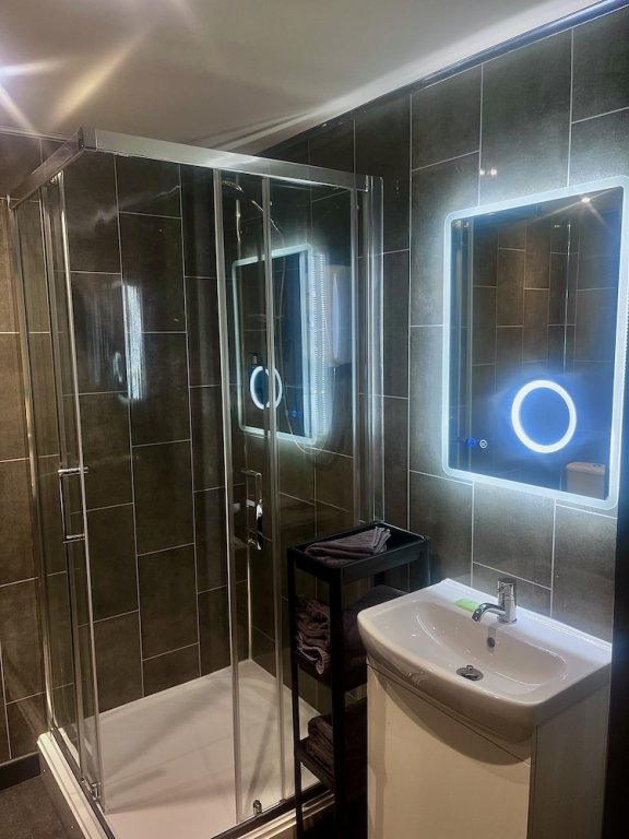 The Bridge,Worcester>>Tenbury Wells,3 star