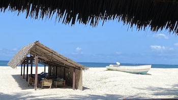 Pinewood Beach Resort And Spa,Galu Beach>>Diani Beach,4 star