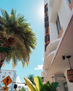The Fairwind Hotel,Miami>>Collins Avenue Shopping Area,4 star