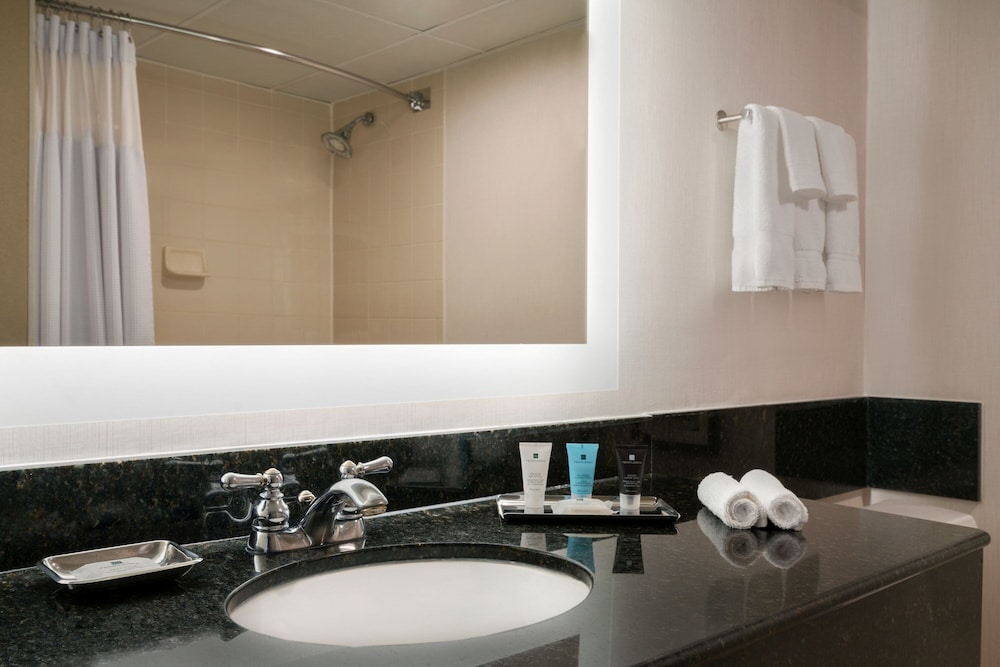 crowne plaza englewood by ihg