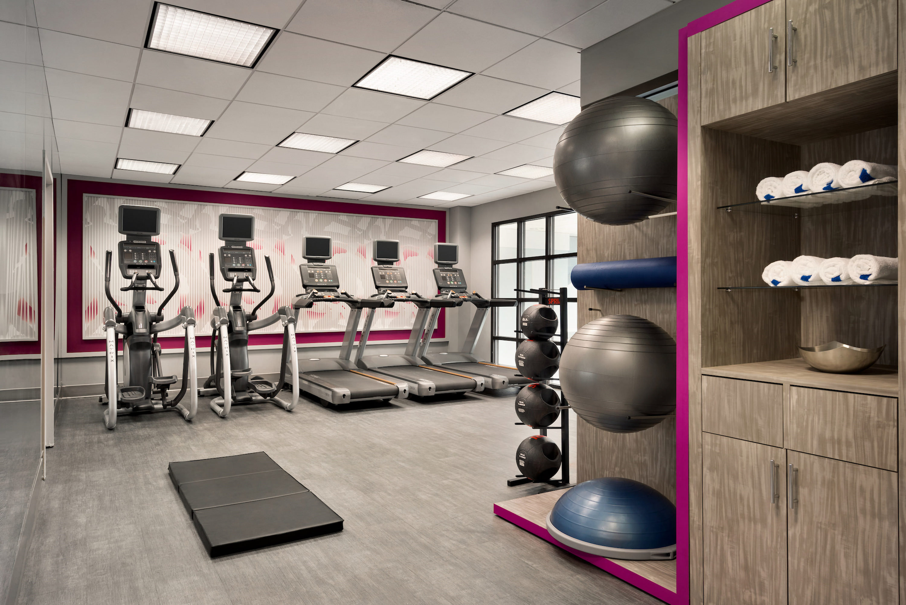 crowne plaza englewood by ihg