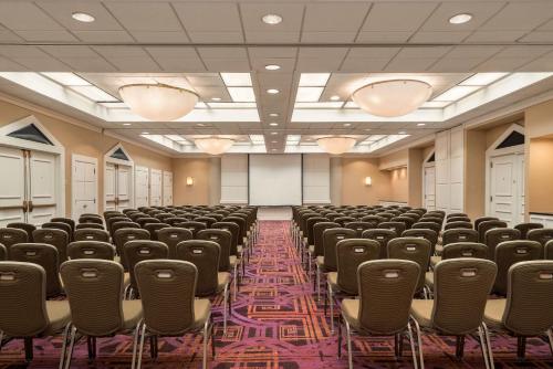 crowne plaza englewood by ihg