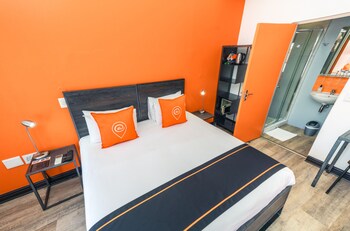 never at home green point hostel