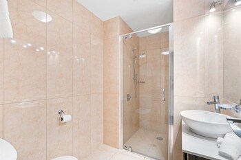 the beacon 2 bedroom town center apartment 614