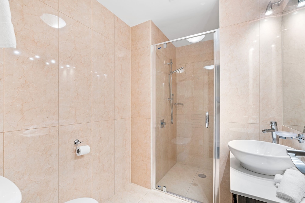 the beacon 2 bedroom town center apartment 614