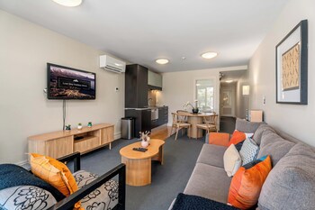the beacon 2 bedroom town center apartment 614