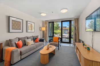 the beacon 2 bedroom town center apartment 614