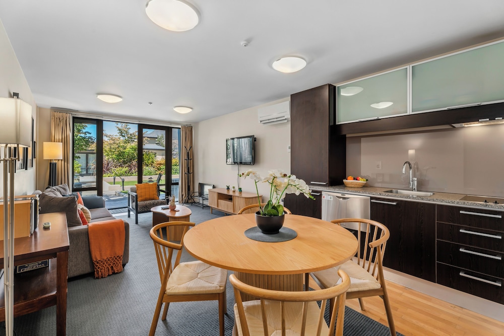 the beacon 2 bedroom town center apartment 614