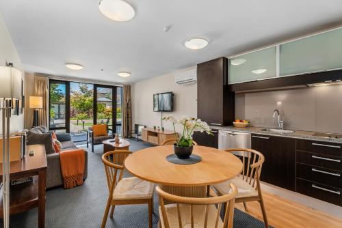 the beacon 2 bedroom town center apartment 614