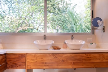 iluminar beachfront suite