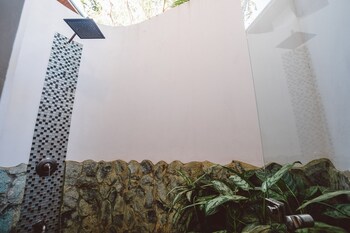 iluminar beachfront suite