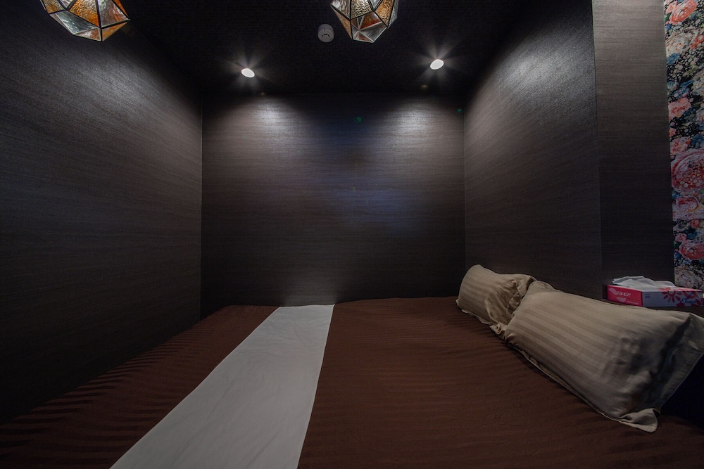 the beehive aioi